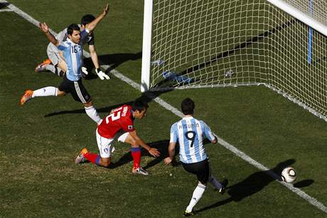 Argentina - Jižní Korea (Higuaín střílí branku). | na serveru Lidovky.cz | aktuální zprávy