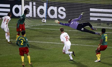 Kamerun - Dánsko (Rommedahl dává gol)