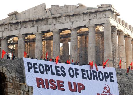 Demostrace eckch komunist proti spornm opatenm 4.kvtna