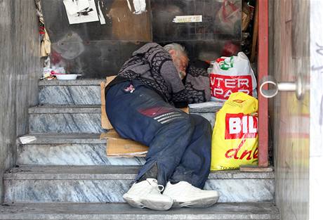 Brno chce zatoit se vemi bezdomovci, povalei a ebráky. Zakázalo pití alkoholu v ulicích msta.