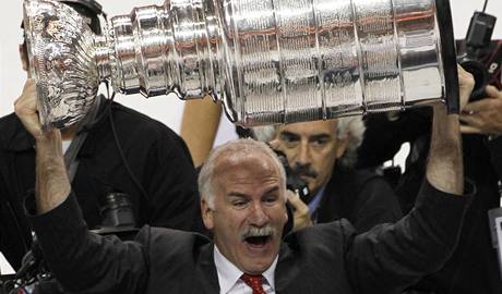 Kou Chicaga Joel Quenneville s pohrem.