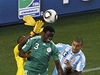 Argentina - Nigérie (boj ped brankou afrického celku).