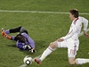 Kamerun - Dánsko (Bendtner dává gol)