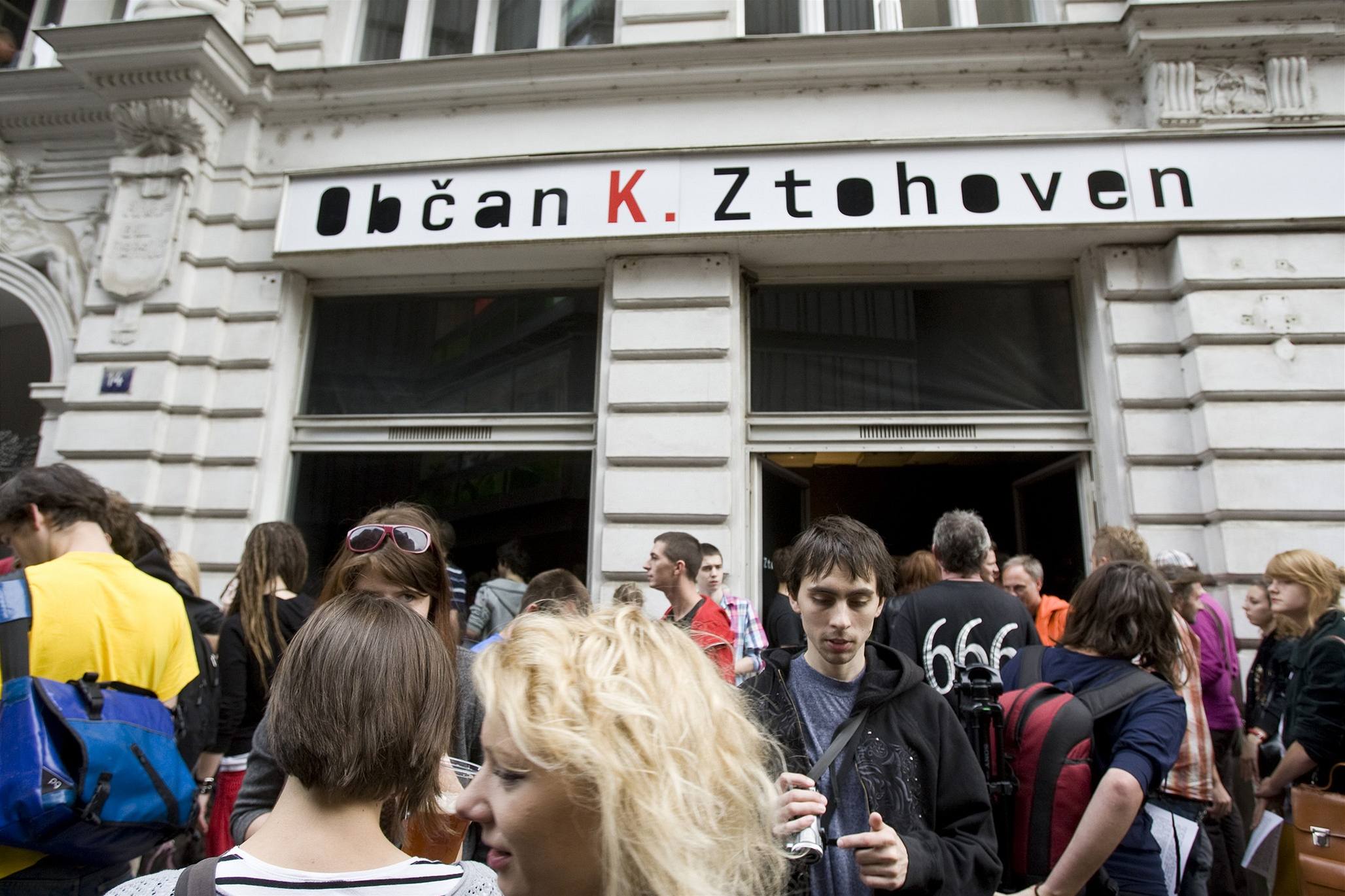 Skupina Ztohoven p�edstavila projekt Ob�an K.