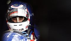VIDEO: Slavn Mansell se vrtil za volant, v Le Mans havaroval po 18 minutch