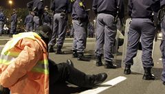 Policie nahrazuje stvkujc ochranku, u i na stadionu Ellis Park