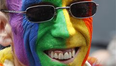 OBRAZEM: Statisce homosexul pochodovaly Berlnem