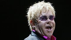 Po pti letech v Praze vystoupil Elton John, chyst se i do Izraele