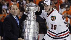 VIDEO: Chicago po devtatyiceti letech vyhrlo Stanley Cup