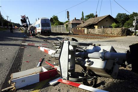 V steck tvrti Vaov odpoledne vykolejil osobn vlak typu City Elefant jedoucho z Prahy do st nad Labem