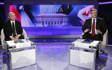Komorowski a Kaczynski v televizní debat