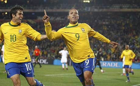 Brazílie - Chile (Fabiano oslavuje gól)