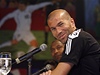 Zidane a Radebe.