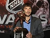 NHL Awards je velká show: Alexander Ovekin s trofejí Teda Lindsaye.