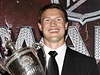 NHL Awards je velká show: Shane Doan a King Clancy Trophy.