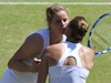 Vera Zvonarevová a Kim Clijstersová.
