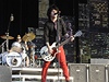 Green Day v Praze. Zleva: bubeník Tré Cool, zpvák a kytarista Billie Joe Armstrong a baskytarista Mike Dirnt.