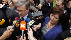 Polské volby: Bronislaw Komorowski se svou man�elkou