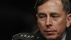 f tajn sluby CIA Petraeus rezignoval kvli milence