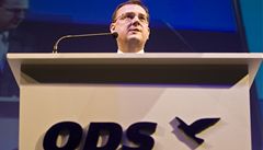 sobota 19.6. Kongres ODS zahajuje po úvodních tane�cích Petr Ne�as. Apeluje k zodpov�dnosti. Zdá se mi ve své slu�nosti p�íli� mírný na v�dce, ikdy� fotka �íká spí� opak.