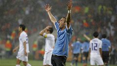 Uruguay - Jiní Korea (Forlán oslavuje vítzství)