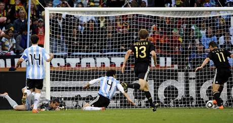 Argentina - Nmecko (Klose stílí branku).