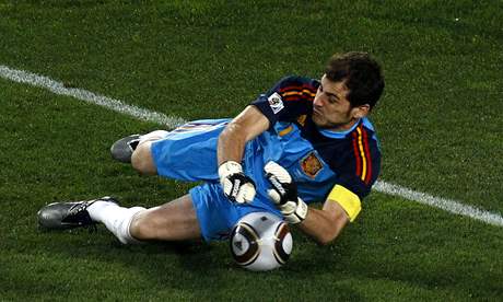 panlsko - Paraguay (Casillas chytá penaltu).