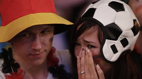 �pan�lsko - N�mecko (smutek n�meckých fanou�k�).