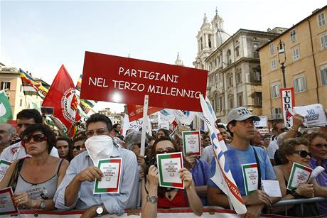 Novinái v Itálii protestovali proti "náhubkovému zákonu".