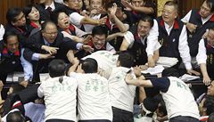 Bitka v tchajwanskm parlamentu: poslanci jednali o dohod s nou