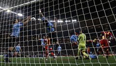 Uruguay - Ghana (Suarez hraje rukou)