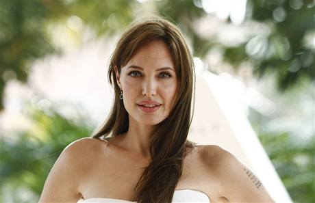 Angelina Jolie pi pedstavení filmu Salt.