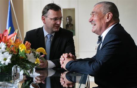Premir Petr Neas uvd do funkce novho ministra zahrani Karla Schwarzenberga.