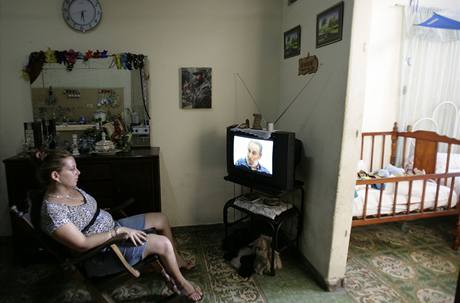 Kubnci sleduj Fidela v televizi