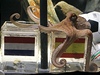 Chobotnice Paul si vybírá potravu ped finále Nizozemsko-panlsko.