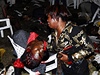 Pi pumových útocích, které v nedli veer otásly dvma restauracemi v ugandském hlavním mst Kampale, pilo o ivot 64 lidí