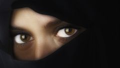 Nový kanál v Egyptě. Moderovat budou ženy v nikábech