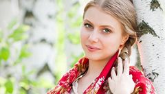 Ruská venkovská dívka - ilustraní foto.