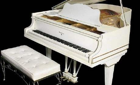 Bílé piano Elvise Presleyho