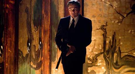 Leonardo DiCaprio ve filmu Inception - Poátek