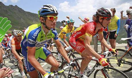 eský cyklista Roman Kreuziger (vlevo) pi 16. etap Tour de France 