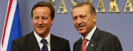 Britský a turecký premiér. David Cameron a Receep Tayiip Erdogan