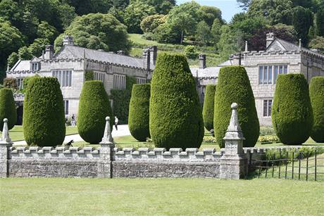 Lanhydrock zven.