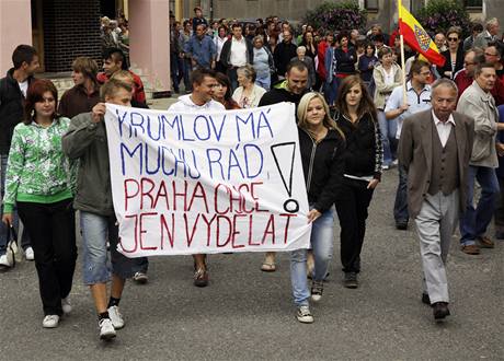 1000 lid protestuje v Moravskm Krumlov proti sthovn Epopeje do Prahy
