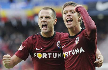 AC Sparta Praha - 1. FC Slovácko / Stelec branky Václav Kadlec (vpravo) a Marek Matjovský ze Sparty