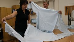 Účelné oděvy pro těžce nemocné navrhli odborníci z Liberce