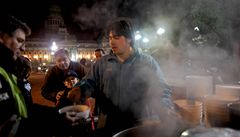 Zima v Jiní Americe - na ulicích se rozlévá horká polévka