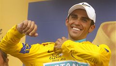 Alberto Contador si lutý dres pro vedoucího závodníka Tour de France ponechá