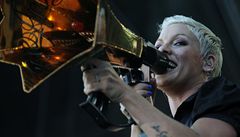 Pink pedvedla v Praze svou 'karnevalovou' show. Pr ale moc hlasit