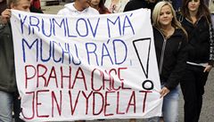 V Moravském Krumlově protestuje 1000 lidí kvůli stěhování epopeje 